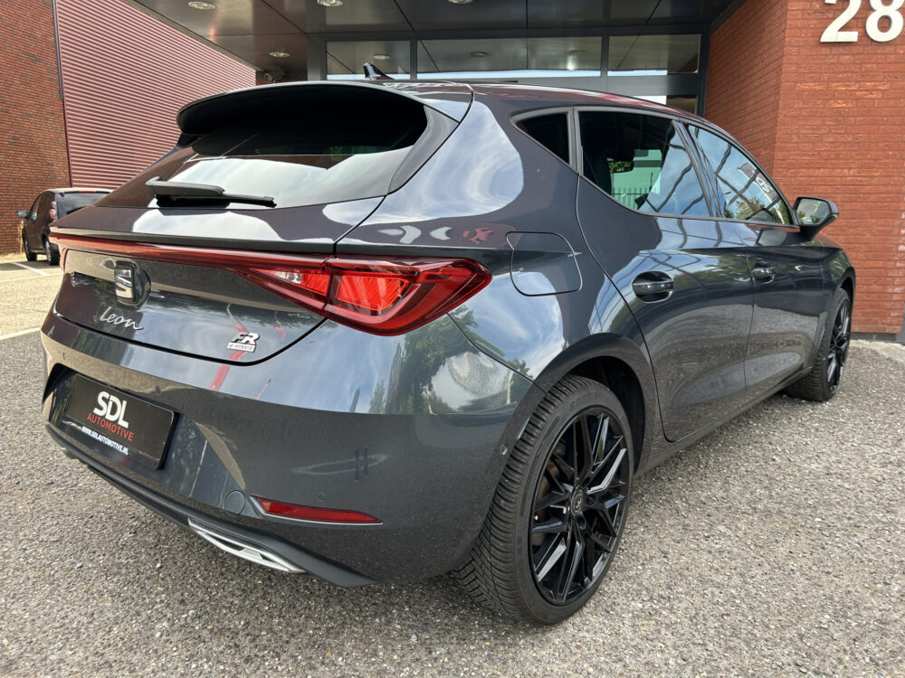 SEAT Leon 1.4 TSI eHybrid PHEV FR // FULL LED // NAVI + CARPLAY // CLIMA // CAMERA // PDC V+A 2