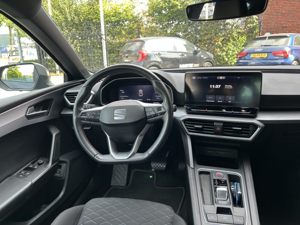 SEAT Leon 1.4 TSI eHybrid PHEV FR // FULL LED // NAVI + CARPLAY // CLIMA // CAMERA // PDC V+A 7