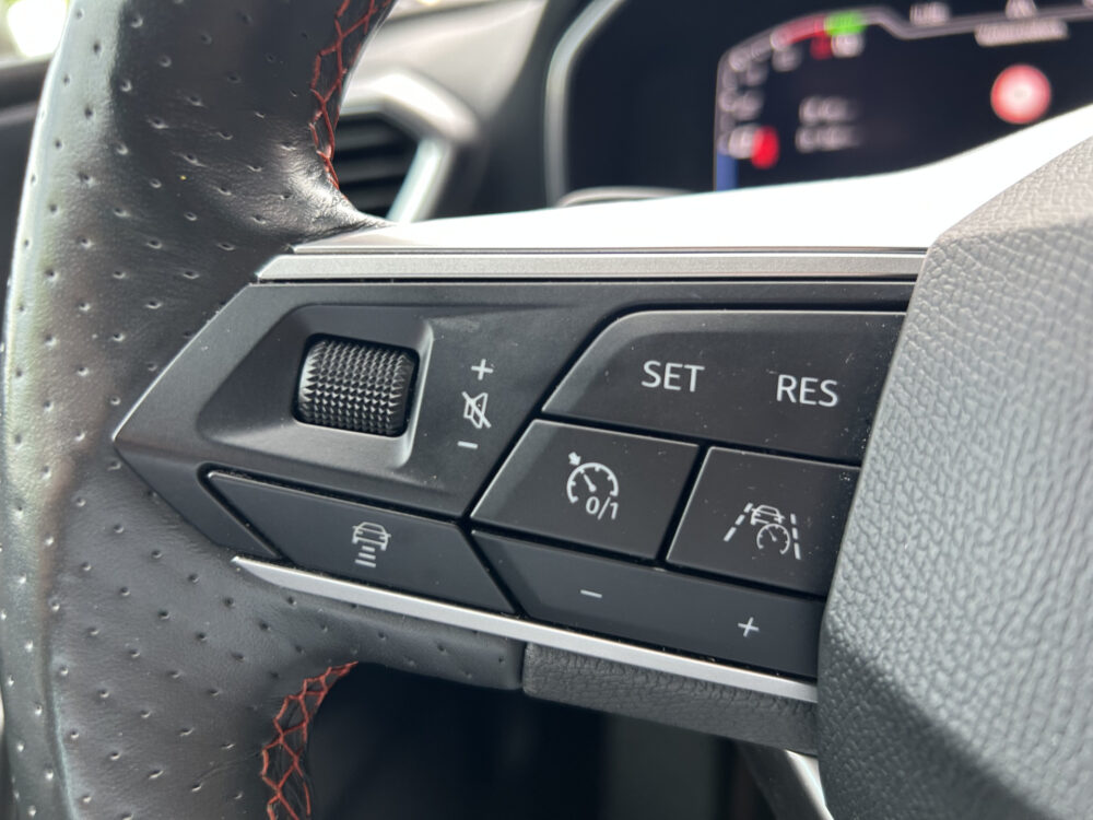 SEAT Leon 1.4 TSI eHybrid PHEV FR // FULL LED // NAVI + CARPLAY // CLIMA // CAMERA // PDC V+A 9