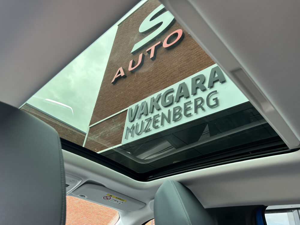Peugeot 2008 1.2 PureTech Allure // LED // PANO/SCHUIFKANTELDAK // CLIMA // CAMERA // NAVI + CARPLAY // PDC V+A 17