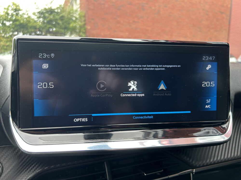 Peugeot 2008 1.2 PureTech Allure // LED // PANO/SCHUIFKANTELDAK // CLIMA // CAMERA // NAVI + CARPLAY // PDC V+A 20