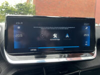 Peugeot 2008 1.2 PureTech Allure // LED // PANO/SCHUIFKANTELDAK // CLIMA // CAMERA // NAVI + CARPLAY // PDC V+A 54