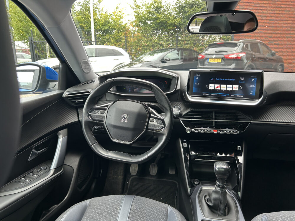 Peugeot 2008 1.2 PureTech Allure // LED // PANO/SCHUIFKANTELDAK // CLIMA // CAMERA // NAVI + CARPLAY // PDC V+A 8