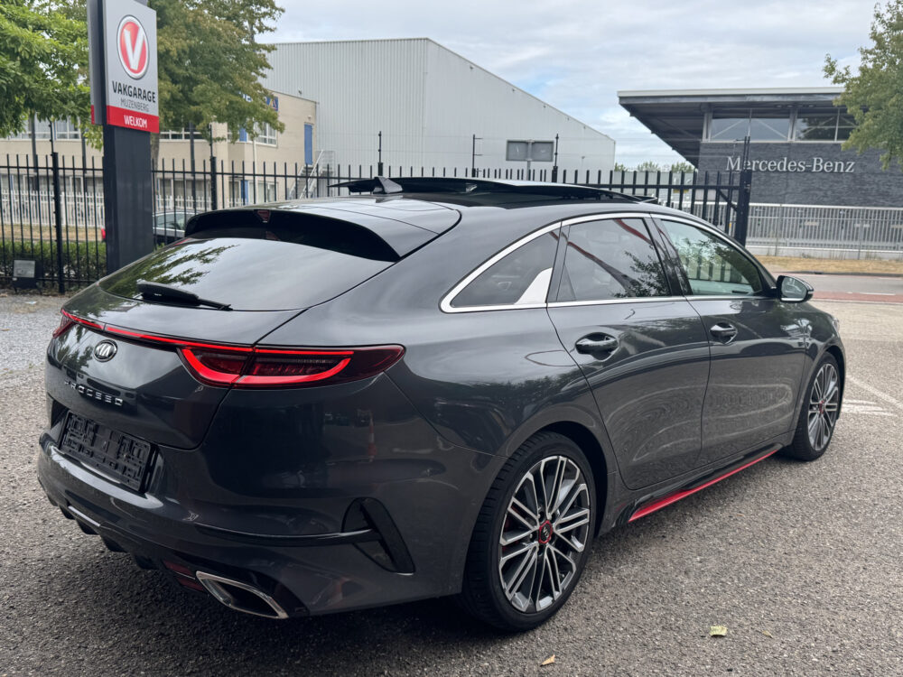Kia ProCeed 1.6 T-GDI GT 204PK!! // NAVI // SCHUIF-KANTEL DAK // CAMERA // CLIMA // JBL AUDIO // MEMRORY SEATS // 3