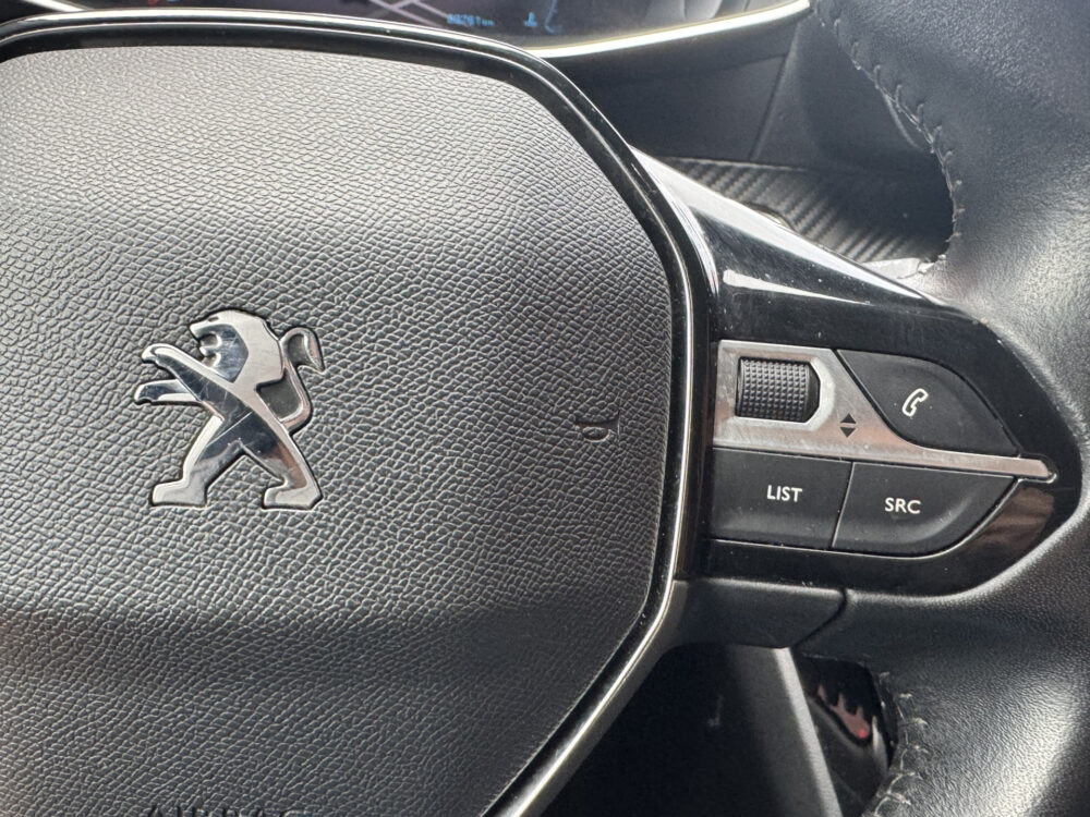 Peugeot 2008 1.2 PureTech Allure // PANO/SCHUIFKANTELDAK // CLIMA // CAMERA // NAVI + CARPLAY // PDC V+A 12