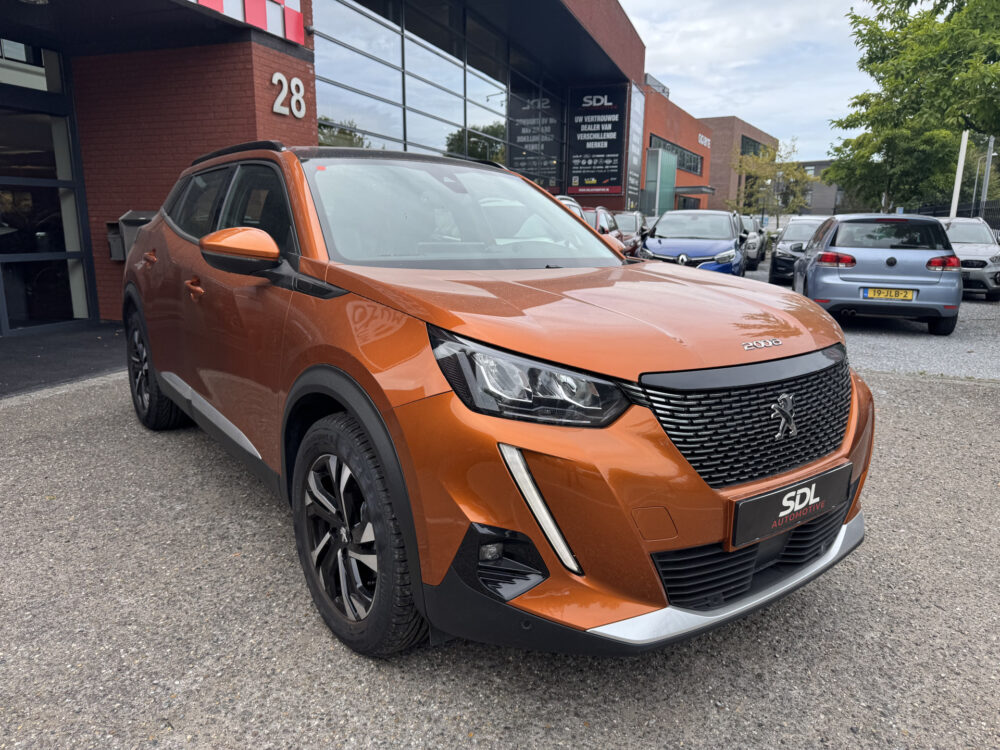 Peugeot 2008 1.2 PureTech Allure // PANO/SCHUIFKANTELDAK // CLIMA // CAMERA // NAVI + CARPLAY // PDC V+A 2