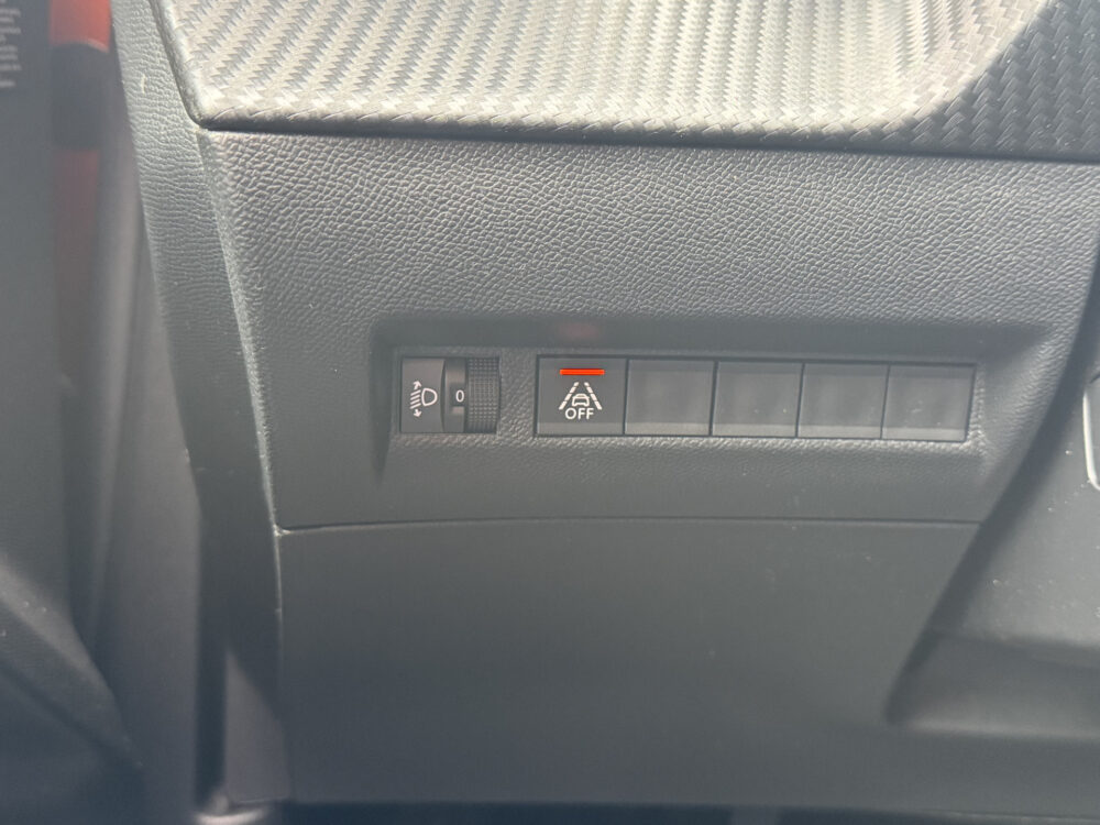 Peugeot 2008 1.2 PureTech Allure // PANO/SCHUIFKANTELDAK // CLIMA // CAMERA // NAVI + CARPLAY // PDC V+A 23