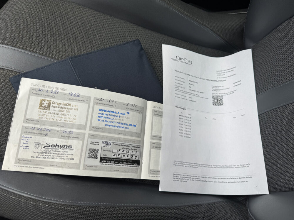 Peugeot 2008 1.2 PureTech Allure // PANO/SCHUIFKANTELDAK // CLIMA // CAMERA // NAVI + CARPLAY // PDC V+A 28