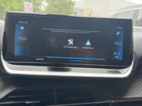 Peugeot 2008 1.2 PureTech Allure // PANO/SCHUIFKANTELDAK // CLIMA // CAMERA // NAVI + CARPLAY // PDC V+A 49