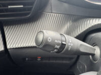 Peugeot 2008 1.2 PureTech Allure // PANO/SCHUIFKANTELDAK // CLIMA // CAMERA // NAVI + CARPLAY // PDC V+A 52