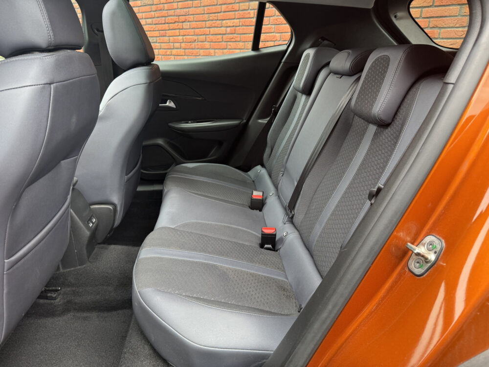 Peugeot 2008 1.2 PureTech Allure // PANO/SCHUIFKANTELDAK // CLIMA // CAMERA // NAVI + CARPLAY // PDC V+A 9