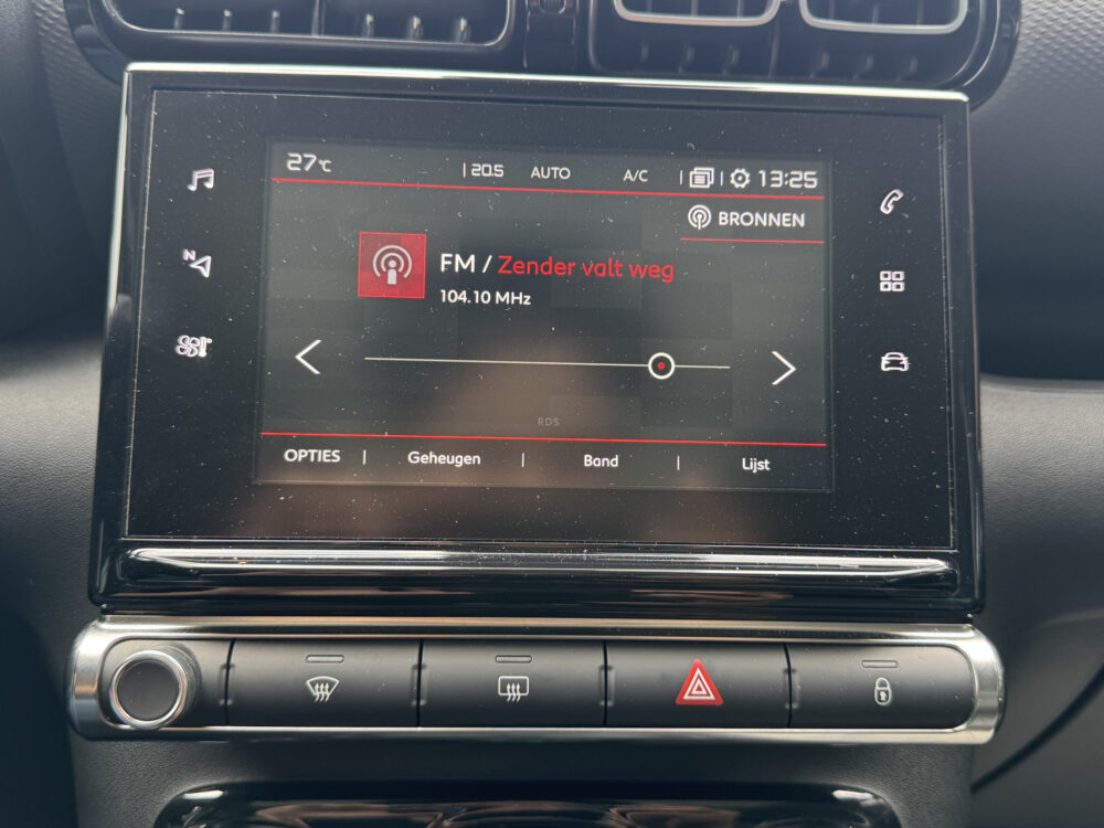 Citroën C3 Aircross 1.2 PureTech S&S Shine 5500KM!!! // PANO/SCHUIFKANTELDAK // CLIMA // CAMERA // NAVI + CARPLAY // 16