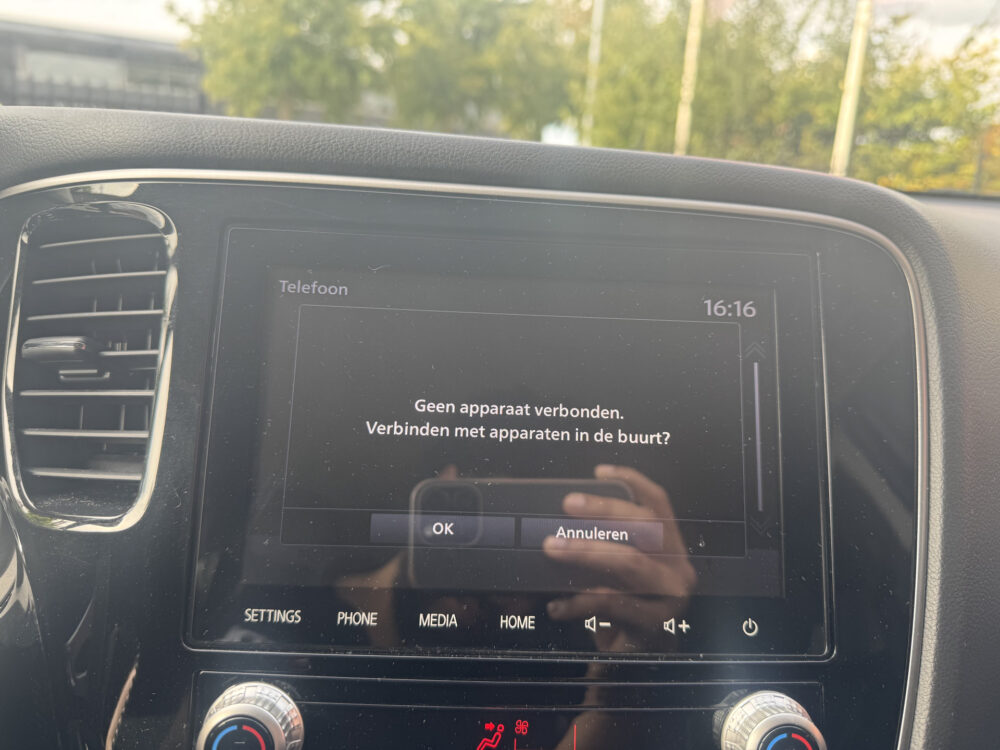 Mitsubishi Outlander 2.4 PHEV Intense // APPLE CARPLAY - ANDROID AUTO // CAMERA // CLIMA // CRUISE // TREKHAAK // 16