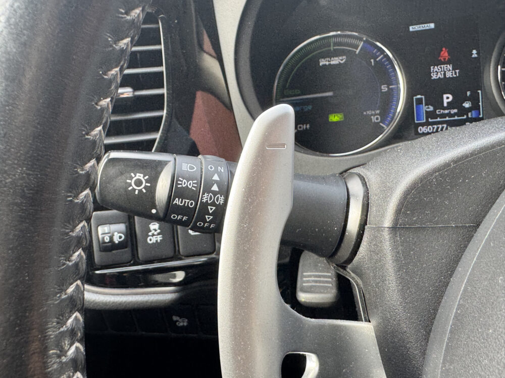 Mitsubishi Outlander 2.4 PHEV Intense // APPLE CARPLAY - ANDROID AUTO // CAMERA // CLIMA // CRUISE // TREKHAAK // 19