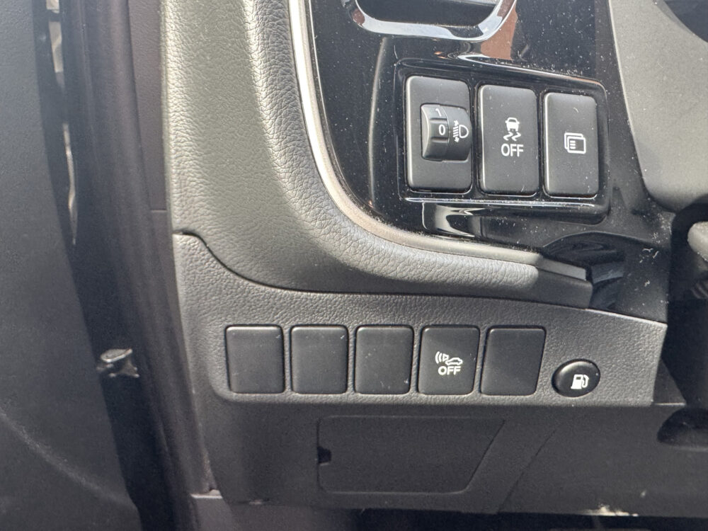 Mitsubishi Outlander 2.4 PHEV Intense // APPLE CARPLAY - ANDROID AUTO // CAMERA // CLIMA // CRUISE // TREKHAAK // 21