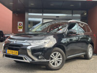 Mitsubishi Outlander 2.4 PHEV Intense // APPLE CARPLAY - ANDROID AUTO // CAMERA // CLIMA // CRUISE // TREKHAAK // 30