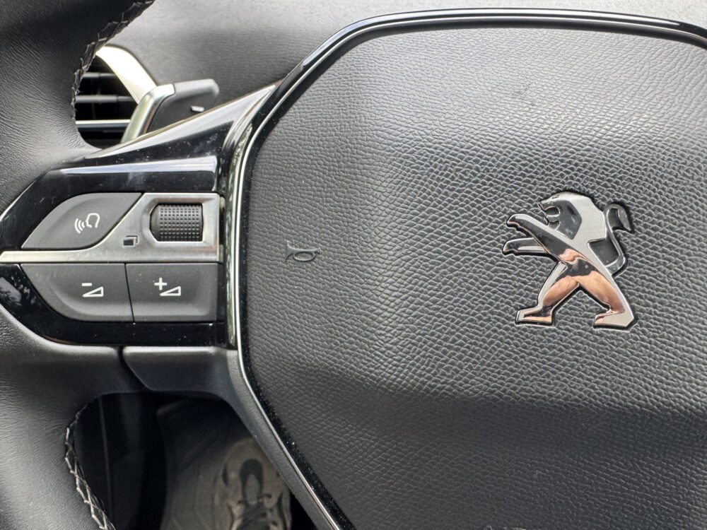 Peugeot 3008 1.6 HYbrid 225 Allure // NAVI // CLIMA // CRUISE // STOELVERWARMING // DAB RADIO // 10