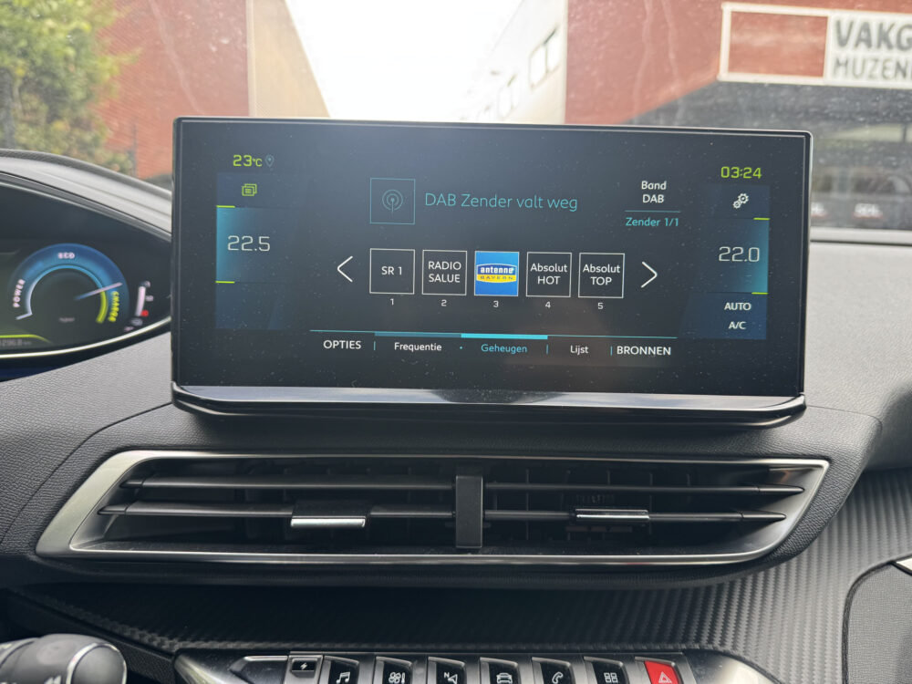 Peugeot 3008 1.6 HYbrid 225 Allure // NAVI // CLIMA // CRUISE // STOELVERWARMING // DAB RADIO // 16