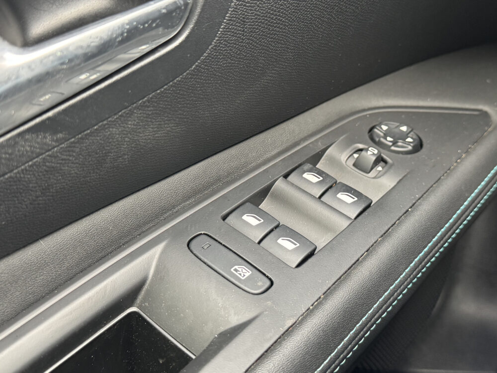 Peugeot 3008 1.6 HYbrid 225 Allure // NAVI // CLIMA // CRUISE // STOELVERWARMING // DAB RADIO // 22