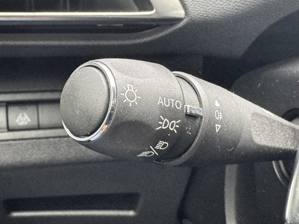 Peugeot 3008 1.6 HYbrid 225 Allure // NAVI // CLIMA // CRUISE // STOELVERWARMING // DAB RADIO // 24