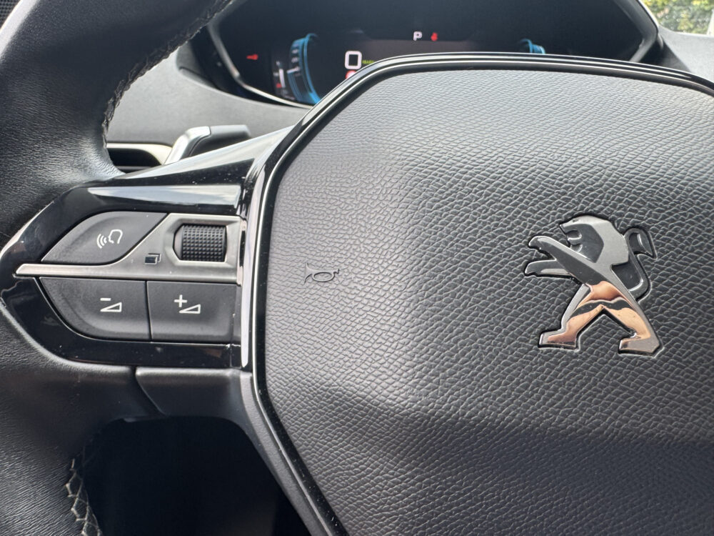 Peugeot 3008 1.6 HYbrid 225 Allure 40.000 KM!! // NAVI // CLIMA // CRUISE // STOELVERWARMING // DAB RADIO // 10