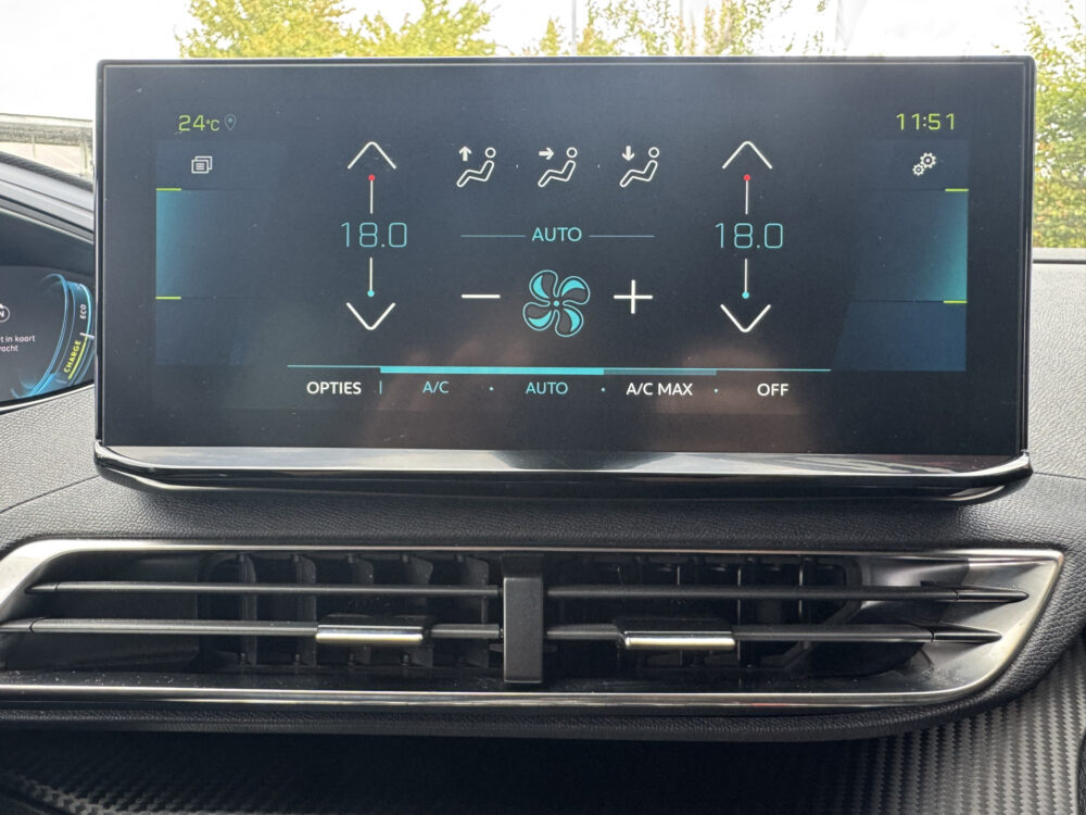Peugeot 3008 1.6 HYbrid 225 Allure 40.000 KM!! // NAVI // CLIMA // CRUISE // STOELVERWARMING // DAB RADIO // 15
