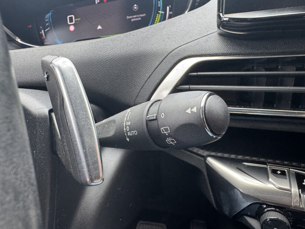 Peugeot 3008 1.6 HYbrid 225 Allure 40.000 KM!! // NAVI // CLIMA // CRUISE // STOELVERWARMING // DAB RADIO // 22