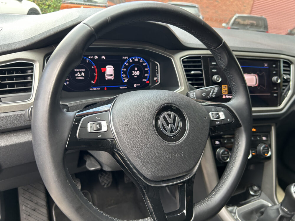 Volkswagen T-Roc 1.0 TSI Style // TREKHAAK // NAVI // CAMERA // PDC V+A // CLIMA // DIGITAL COCKPIT 6