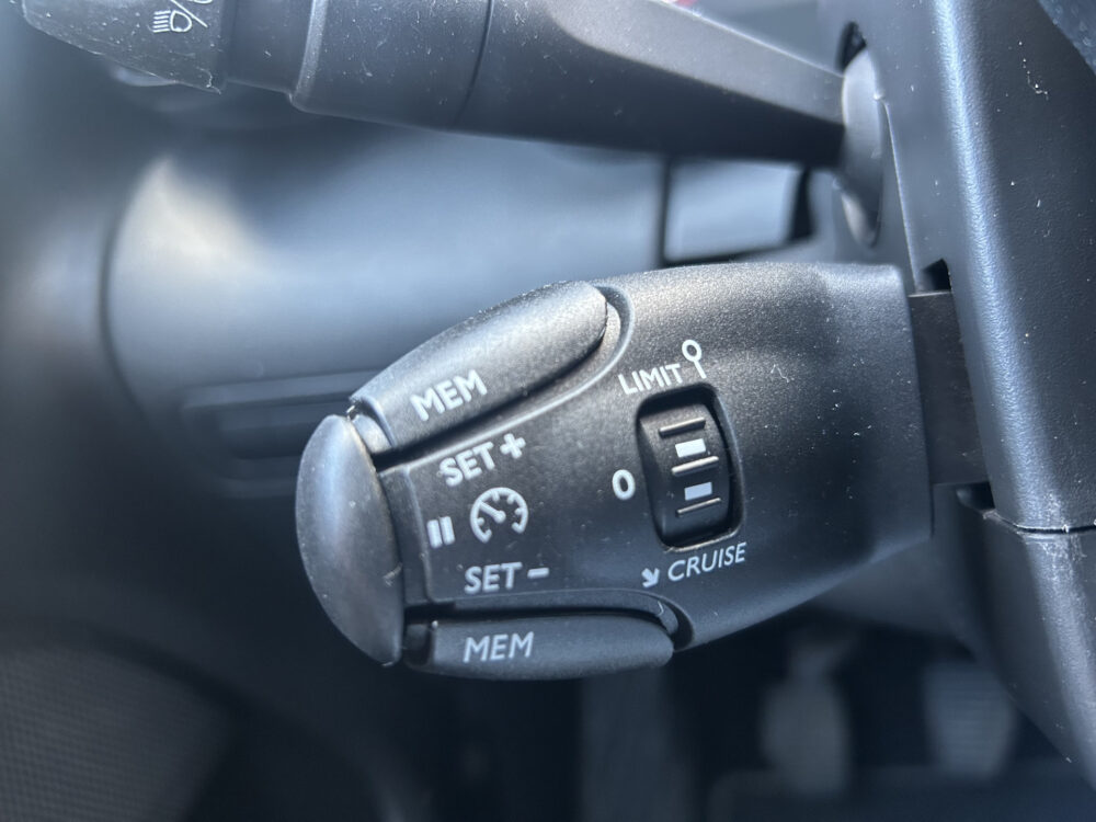 Citroën C3 Aircross 1.2 PureTech Shine // NAVI // CLIMA // CAMERA // CLIMA // CRUISE // APPLE CARPLAY / ANDROID AUTO 11