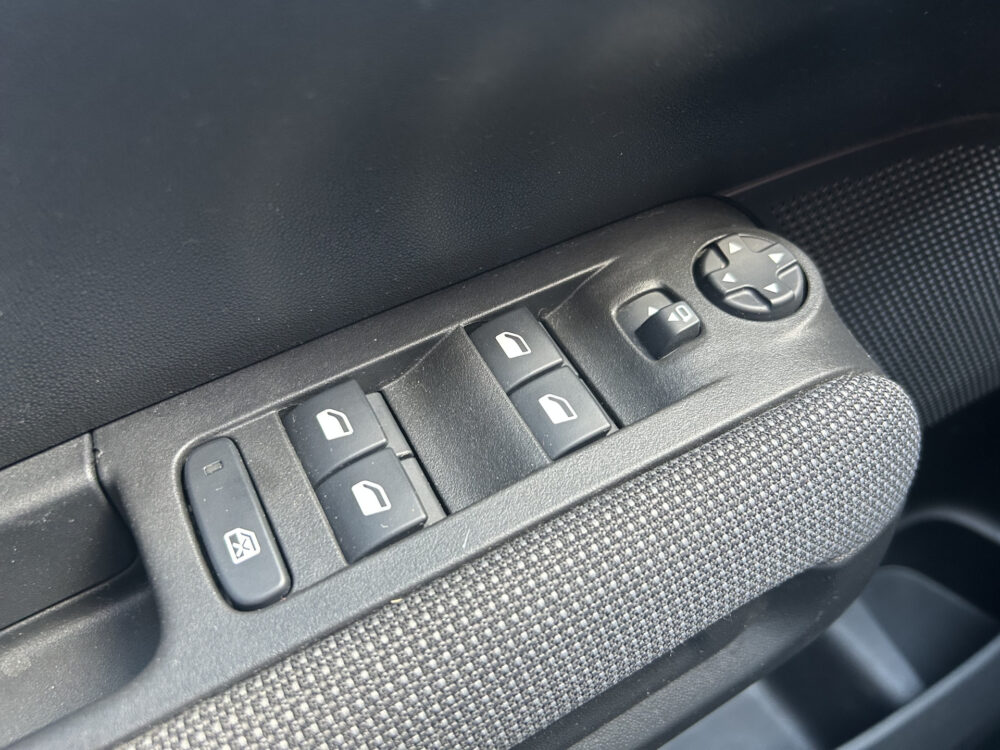 Citroën C3 Aircross 1.2 PureTech Shine // NAVI // CLIMA // CAMERA // CLIMA // CRUISE // APPLE CARPLAY / ANDROID AUTO 19