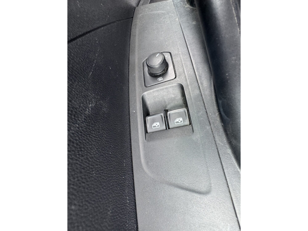 Škoda Fabia 1.0 Ambition // CLIMA // CRUISE CONTROL // APPLE-ANDROID AUTO // PDC // 21