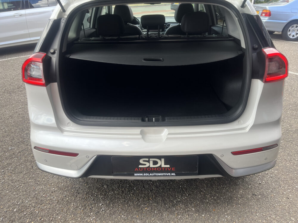 Kia Niro 1.6 GDi Hybrid ExecutiveLine // LEDER // ELEK. STOEL+GEHEUGEN // SCHUIF-KANTELDAK // JBL // DODEHOEK // ADAPT. CRUISE // STOELVE 12