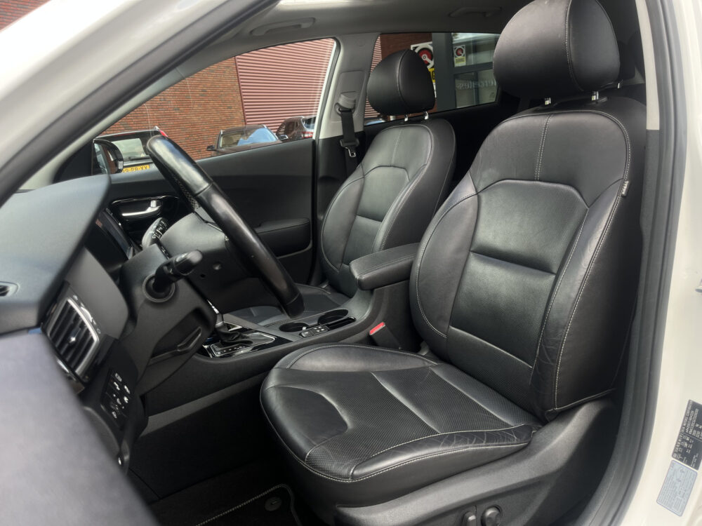 Kia Niro 1.6 GDi Hybrid ExecutiveLine // LEDER // ELEK. STOEL+GEHEUGEN // SCHUIF-KANTELDAK // JBL // DODEHOEK // ADAPT. CRUISE // STOELVE 15