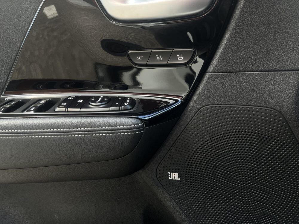Kia Niro 1.6 GDi Hybrid ExecutiveLine // LEDER // ELEK. STOEL+GEHEUGEN // SCHUIF-KANTELDAK // JBL // DODEHOEK // ADAPT. CRUISE // STOELVE 21