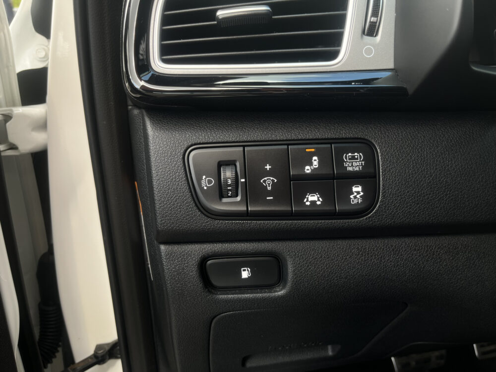 Kia Niro 1.6 GDi Hybrid ExecutiveLine // LEDER // ELEK. STOEL+GEHEUGEN // SCHUIF-KANTELDAK // JBL // DODEHOEK // ADAPT. CRUISE // STOELVE 22