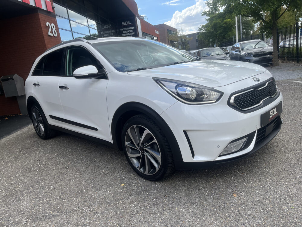 Kia Niro 1.6 GDi Hybrid ExecutiveLine // LEDER // ELEK. STOEL+GEHEUGEN // SCHUIF-KANTELDAK // JBL // DODEHOEK // ADAPT. CRUISE // STOELVE 7