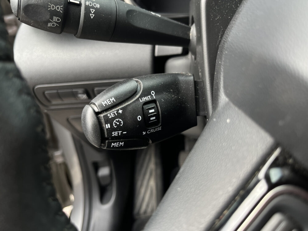 Citroën C3 Aircross 1.2 PureTech S&S Feel // LED // NAVI+CARPLAY // CRUISE // CLIMA // PDC // 19