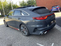 Kia ProCeed 1.6 T-GDI GT 66.000KM!! 204 PK!! // SCHUIF-KANTELDAK // JBL // ELEK. KLEP // ADAPT. CRUISE // CLIMA // CAMERA // PDC // 42