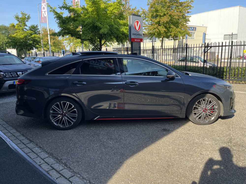 Kia ProCeed 1.6 T-GDI GT 66.000KM!! 204 PK!! // SCHUIF-KANTELDAK // JBL // ELEK. KLEP // ADAPT. CRUISE // CLIMA // CAMERA // PDC // 6