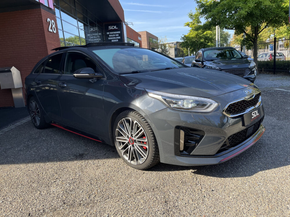 Kia ProCeed 1.6 T-GDI GT 66.000KM!! 204 PK!! // SCHUIF-KANTELDAK // JBL // ELEK. KLEP // ADAPT. CRUISE // CLIMA // CAMERA // PDC // 7
