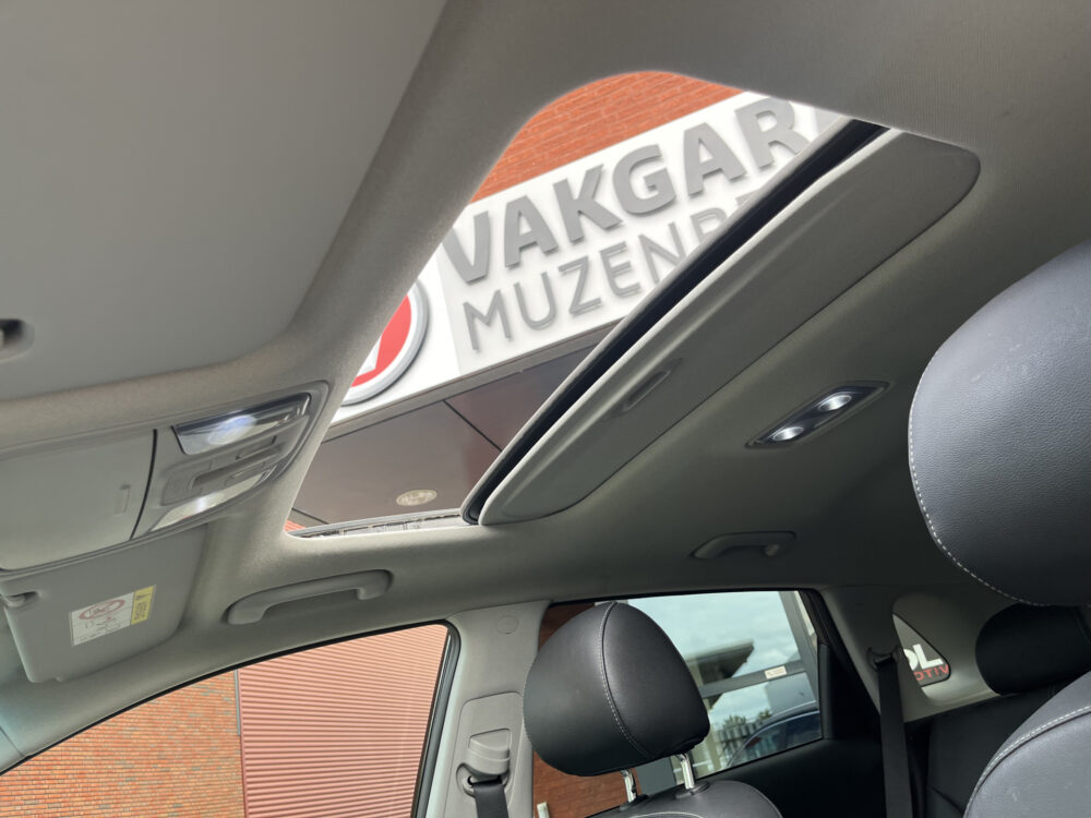 Kia Niro 1.6 GDi Hybrid ExecutiveLine // LEDER // SCHUIF-KANTELDAK // ELEK. STOEL+GEHEUGEN // JBL // NAVI+CARPLAY // DODEHOEK // STOELVER 16