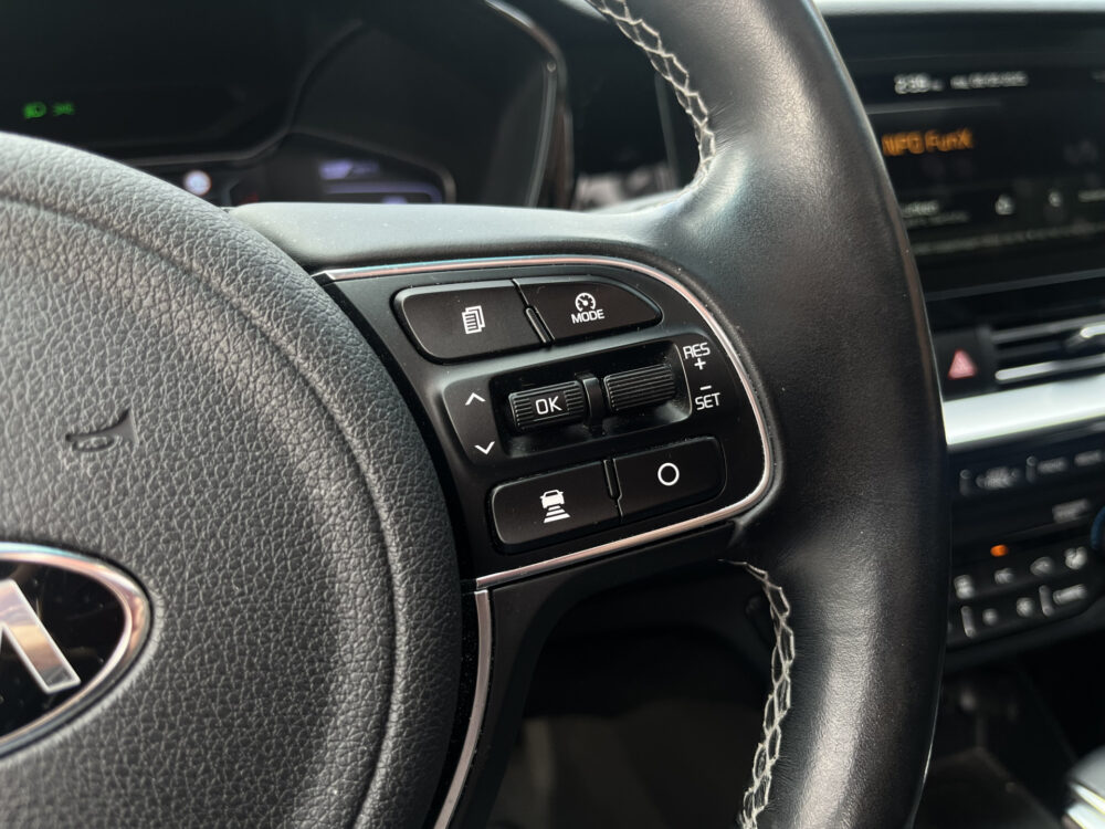 Kia Niro 1.6 GDi Hybrid ExecutiveLine // LEDER // SCHUIF-KANTELDAK // ELEK. STOEL+GEHEUGEN // JBL // NAVI+CARPLAY // DODEHOEK // STOELVER 26