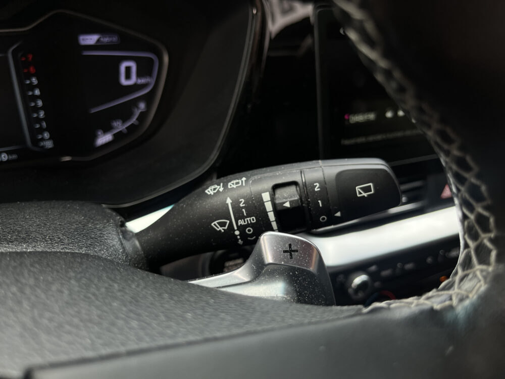 Kia Niro 1.6 GDi Hybrid ExecutiveLine // LEDER // SCHUIF-KANTELDAK // ELEK. STOEL+GEHEUGEN // JBL // NAVI+CARPLAY // DODEHOEK // STOELVER 27
