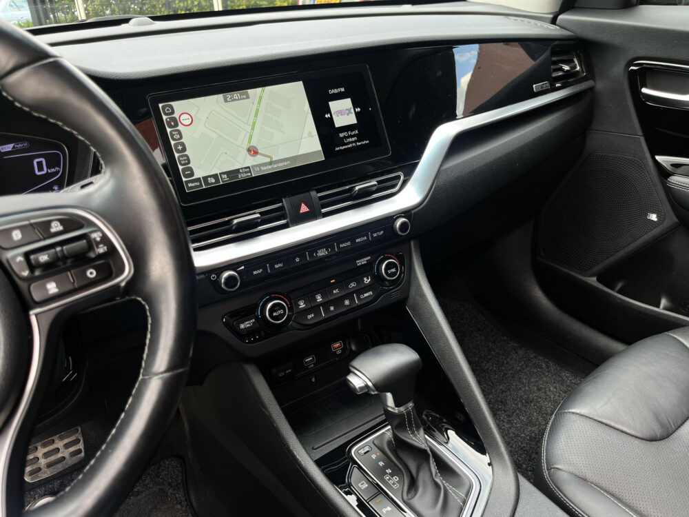 Kia Niro 1.6 GDi Hybrid ExecutiveLine // LEDER // SCHUIF-KANTELDAK // ELEK. STOEL+GEHEUGEN // JBL // NAVI+CARPLAY // DODEHOEK // STOELVER 29