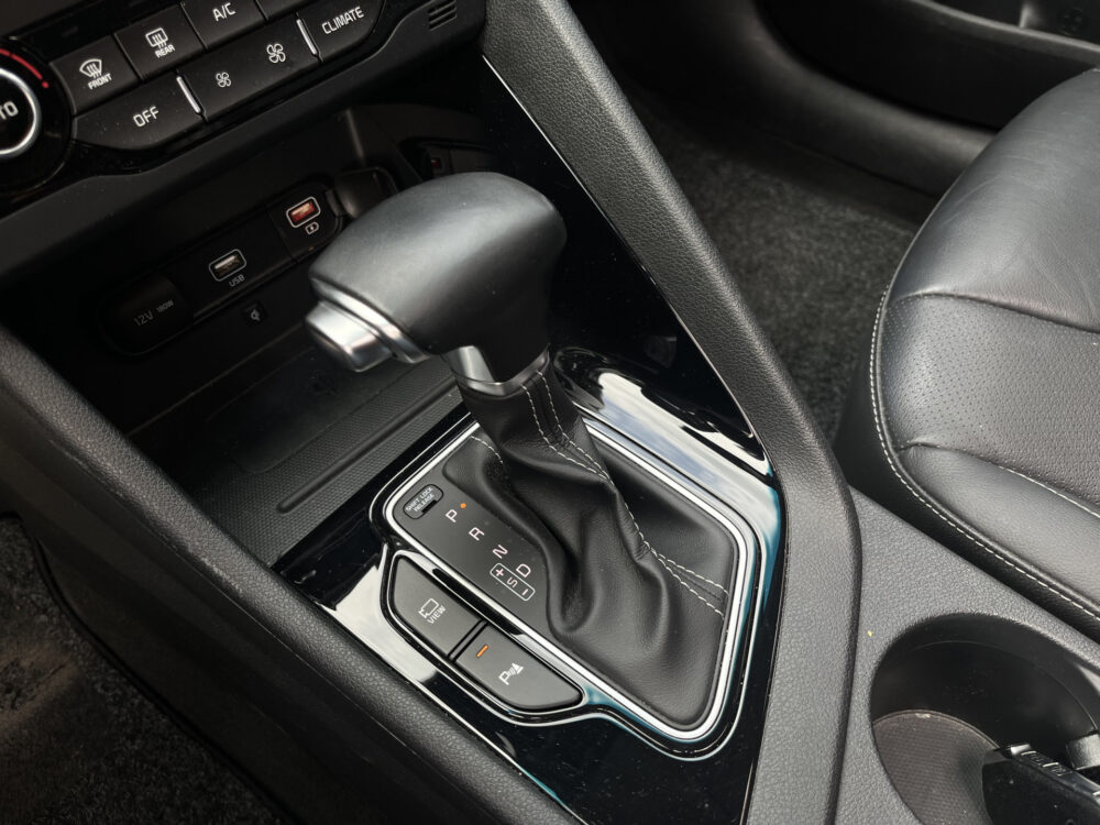 Kia Niro 1.6 GDi Hybrid ExecutiveLine // LEDER // SCHUIF-KANTELDAK // ELEK. STOEL+GEHEUGEN // JBL // NAVI+CARPLAY // DODEHOEK // STOELVER 30