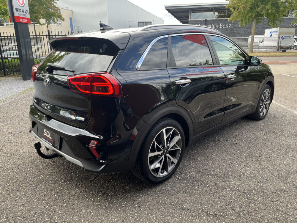 Kia Niro 1.6 GDi Hybrid ExecutiveLine // LEDER // SCHUIF-KANTELDAK // ELEK. STOEL+GEHEUGEN // JBL // NAVI+CARPLAY // DODEHOEK // STOELVER 5