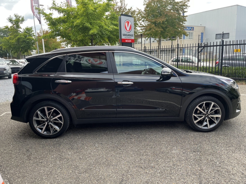 Kia Niro 1.6 GDi Hybrid ExecutiveLine // LEDER // SCHUIF-KANTELDAK // ELEK. STOEL+GEHEUGEN // JBL // NAVI+CARPLAY // DODEHOEK // STOELVER 6