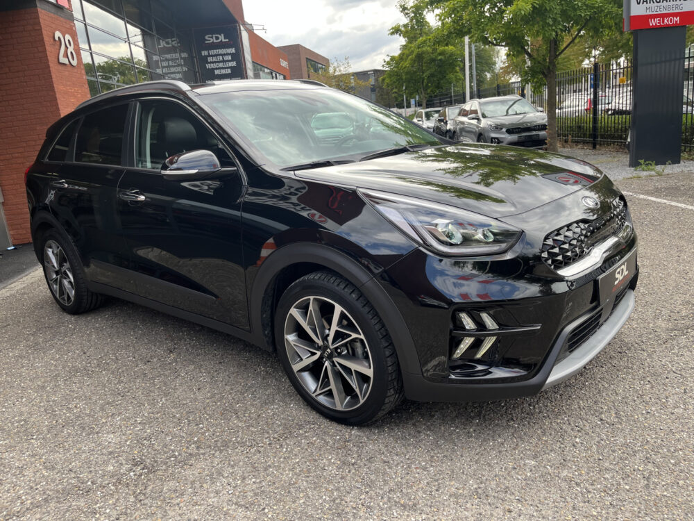 Kia Niro 1.6 GDi Hybrid ExecutiveLine // LEDER // SCHUIF-KANTELDAK // ELEK. STOEL+GEHEUGEN // JBL // NAVI+CARPLAY // DODEHOEK // STOELVER 7