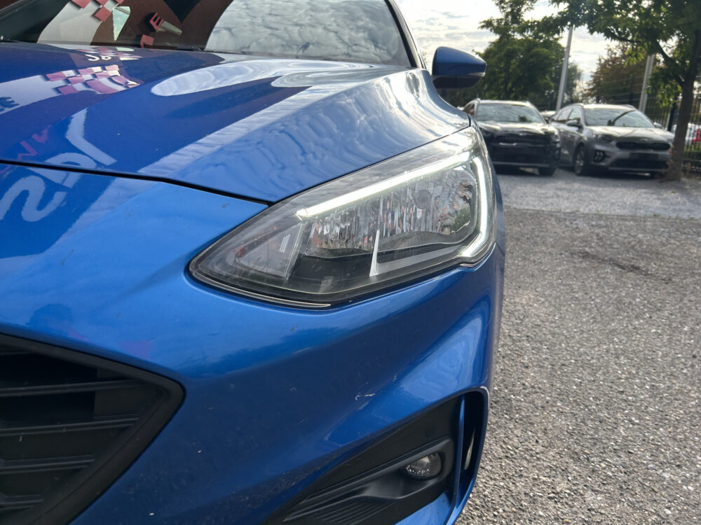 Ford FOCUS Wagon 1.0 EcoBoost ST-Line // KEYLESS // NAVI + CARPLAY // CLIMA // CAMERA // WINTERPACK // TREKHAAK!! 22