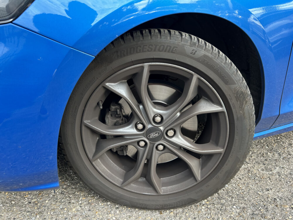 Ford FOCUS Wagon 1.0 EcoBoost ST-Line // KEYLESS // NAVI + CARPLAY // CLIMA // CAMERA // WINTERPACK // TREKHAAK!! 25